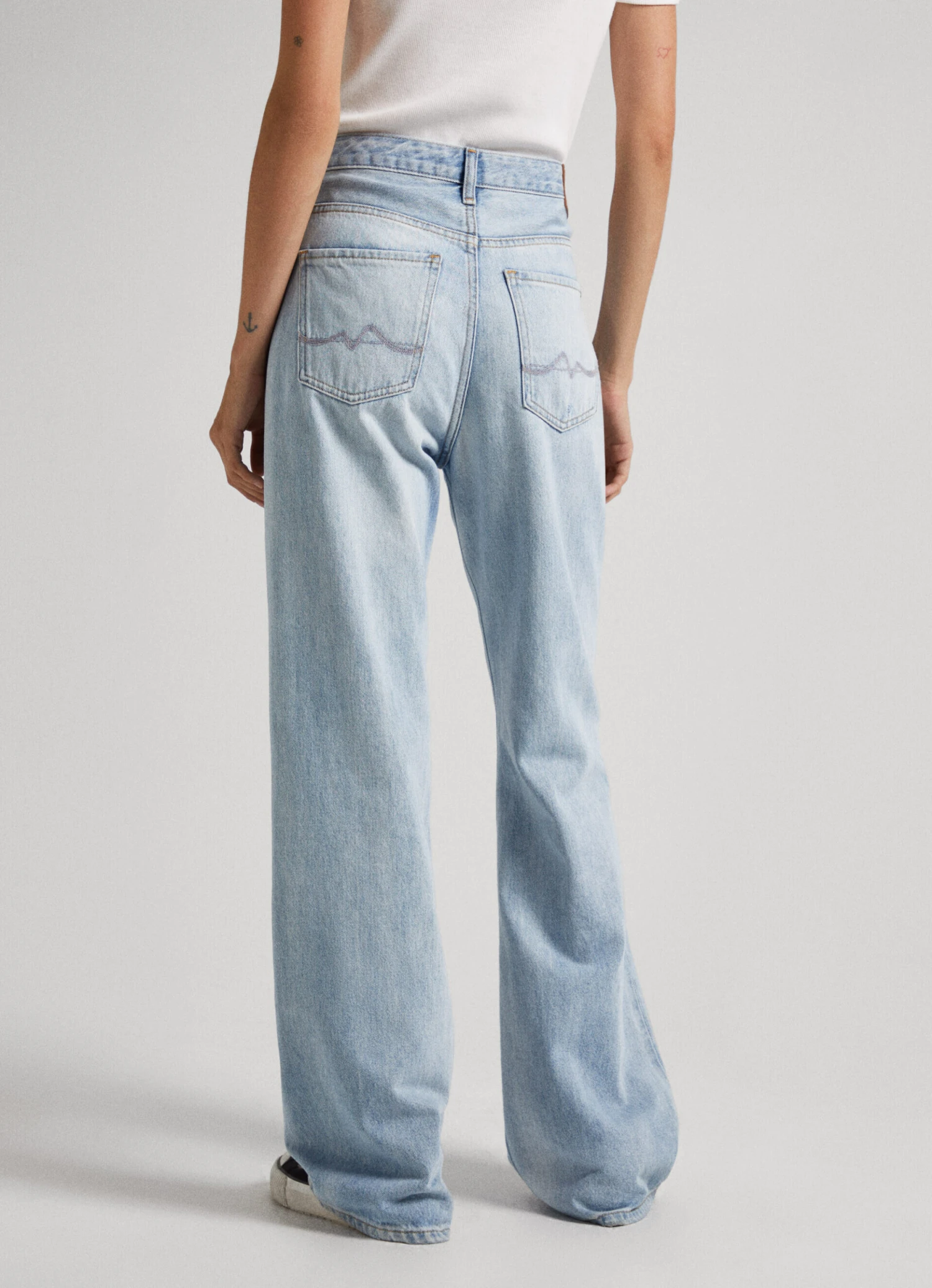 HARPER FIT FLARE HIGH-RISE JEANS 6 HARPER FIT FLARE HIGH-RISE JEANS - Image 4