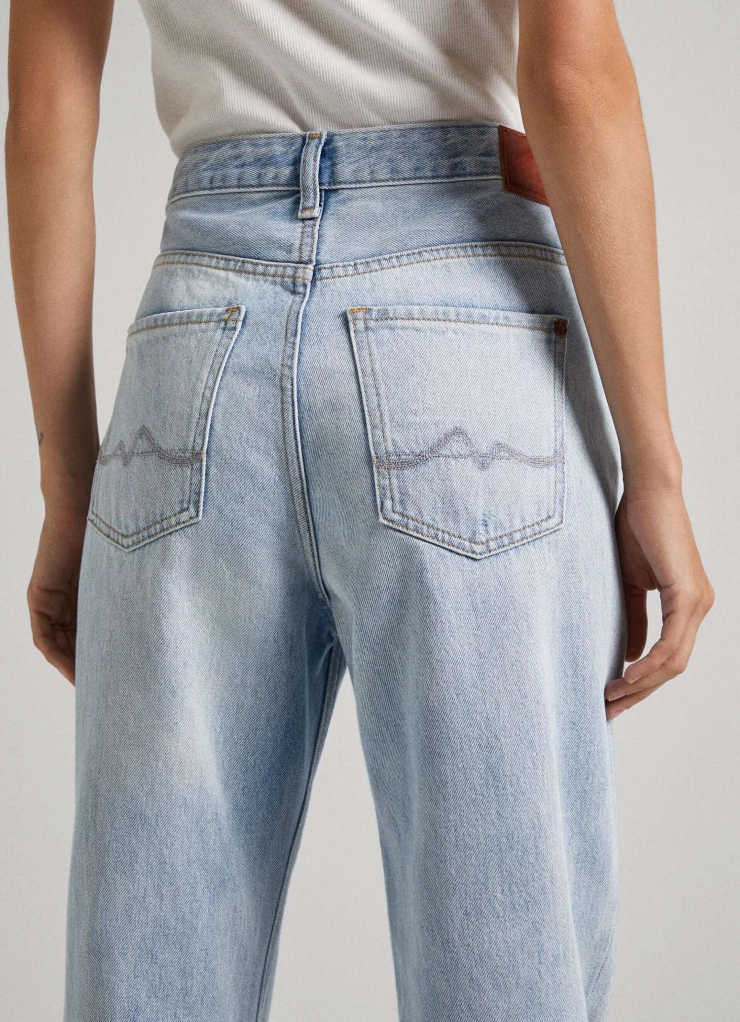 HARPER FIT FLARE HIGH-RISE JEANS 7 HARPER FIT FLARE HIGH-RISE JEANS - Image 5