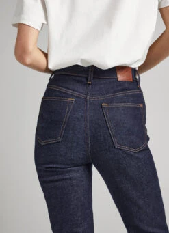 CLEO STRAIGHT FIT HIGH-RISE JEANS 13 CLEO STRAIGHT FIT HIGH-RISE JEANS -Winter Clothes Store PL204566 000 04 MO