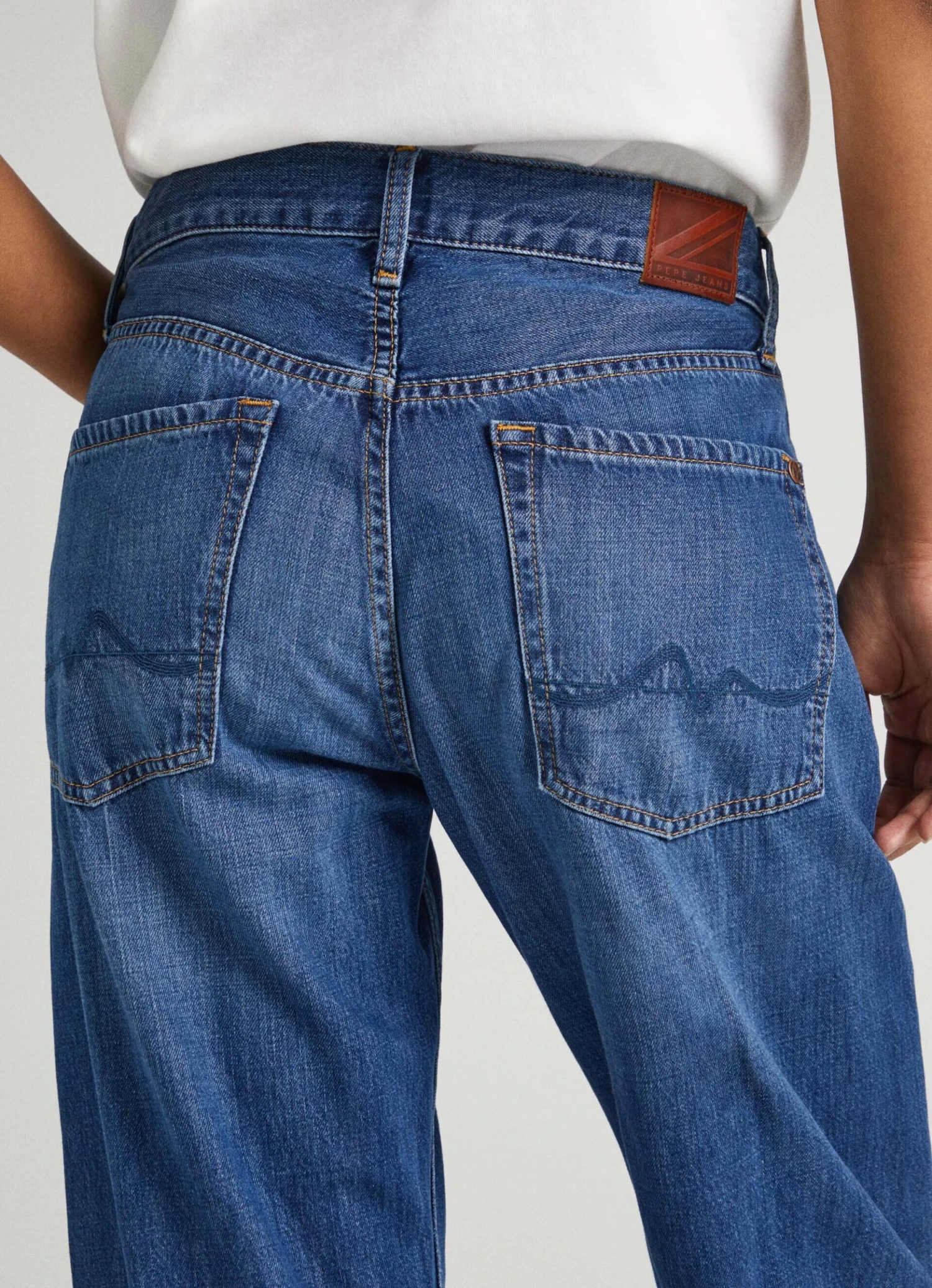 NICKY BOYFRIEND FIT LOW-RISE JEANS 7 NICKY BOYFRIEND FIT LOW-RISE JEANS - Image 5