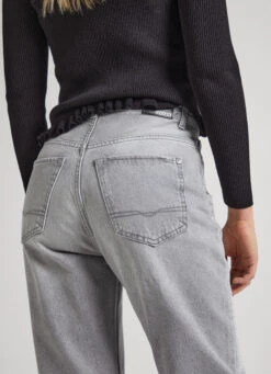 HIGH-RISE STRAIGHT FIT JEANS 13 HIGH-RISE STRAIGHT FIT JEANS -Winter Clothes Store PL204605 000 04 MO