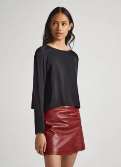 CROPPED FIT SATIN BLOUSE