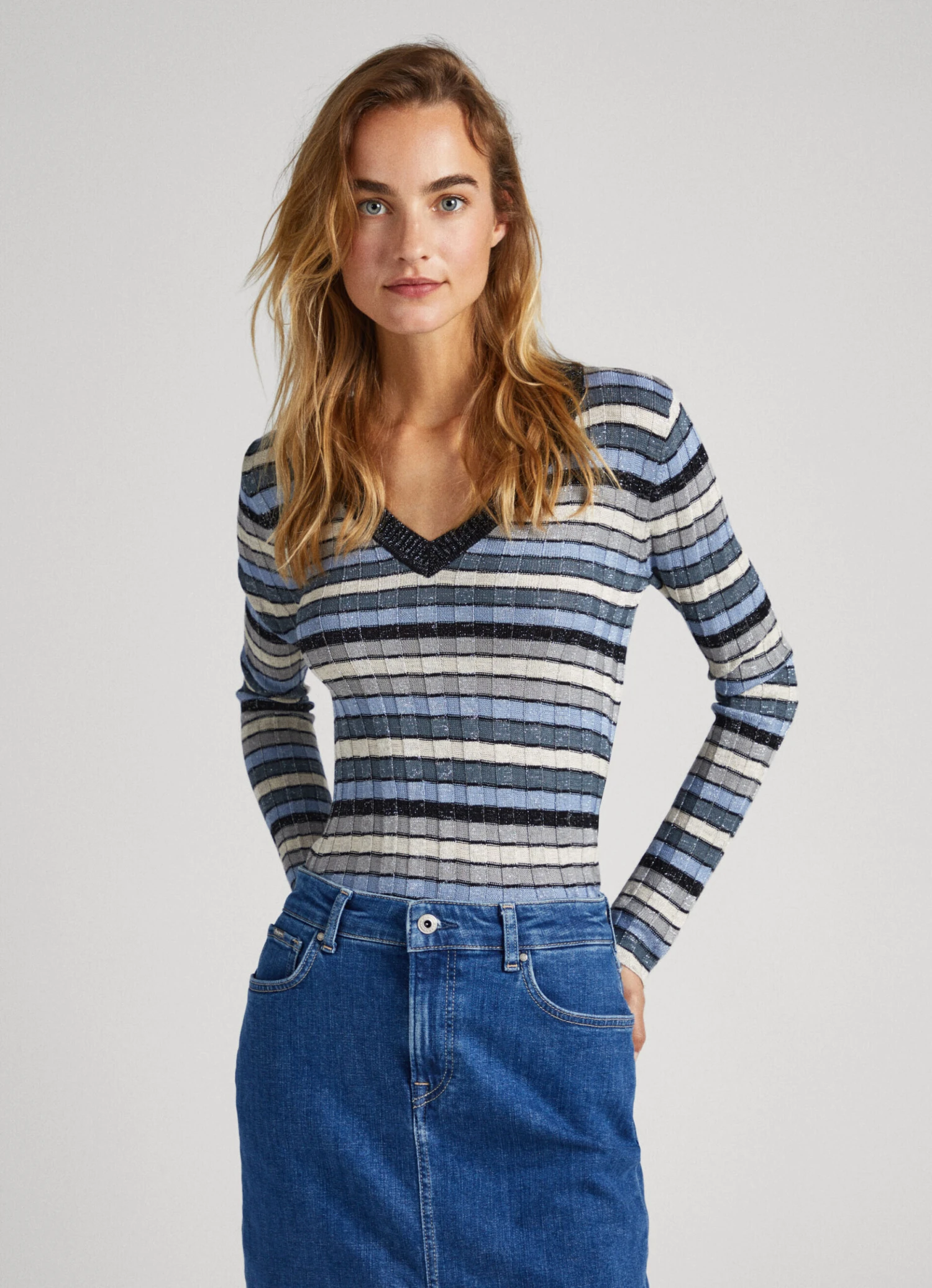 STRIPED V-NECK KNIT 3 STRIPED V-NECK KNIT