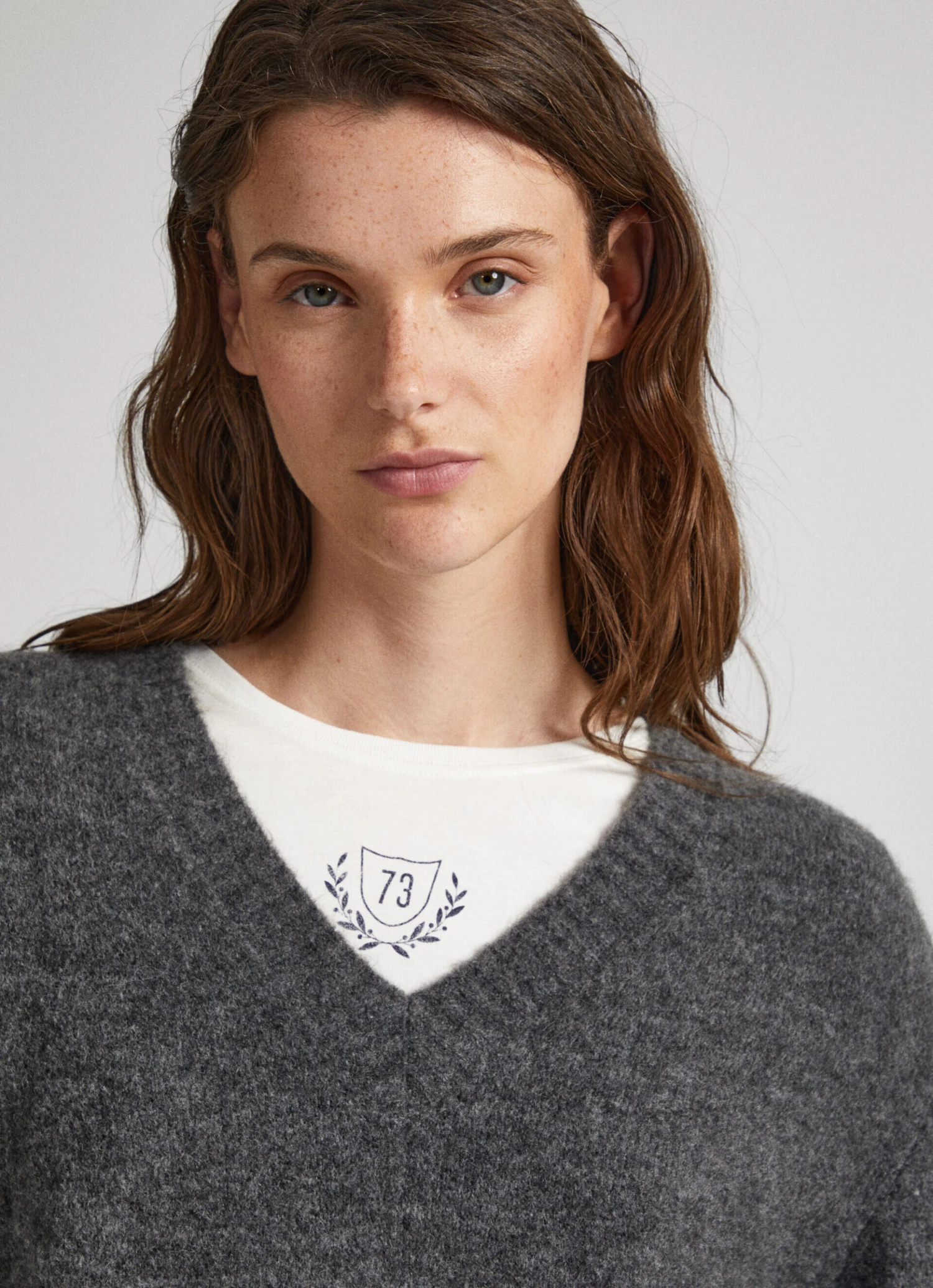 V-NECK KNIT 5 V-NECK KNIT - Image 3