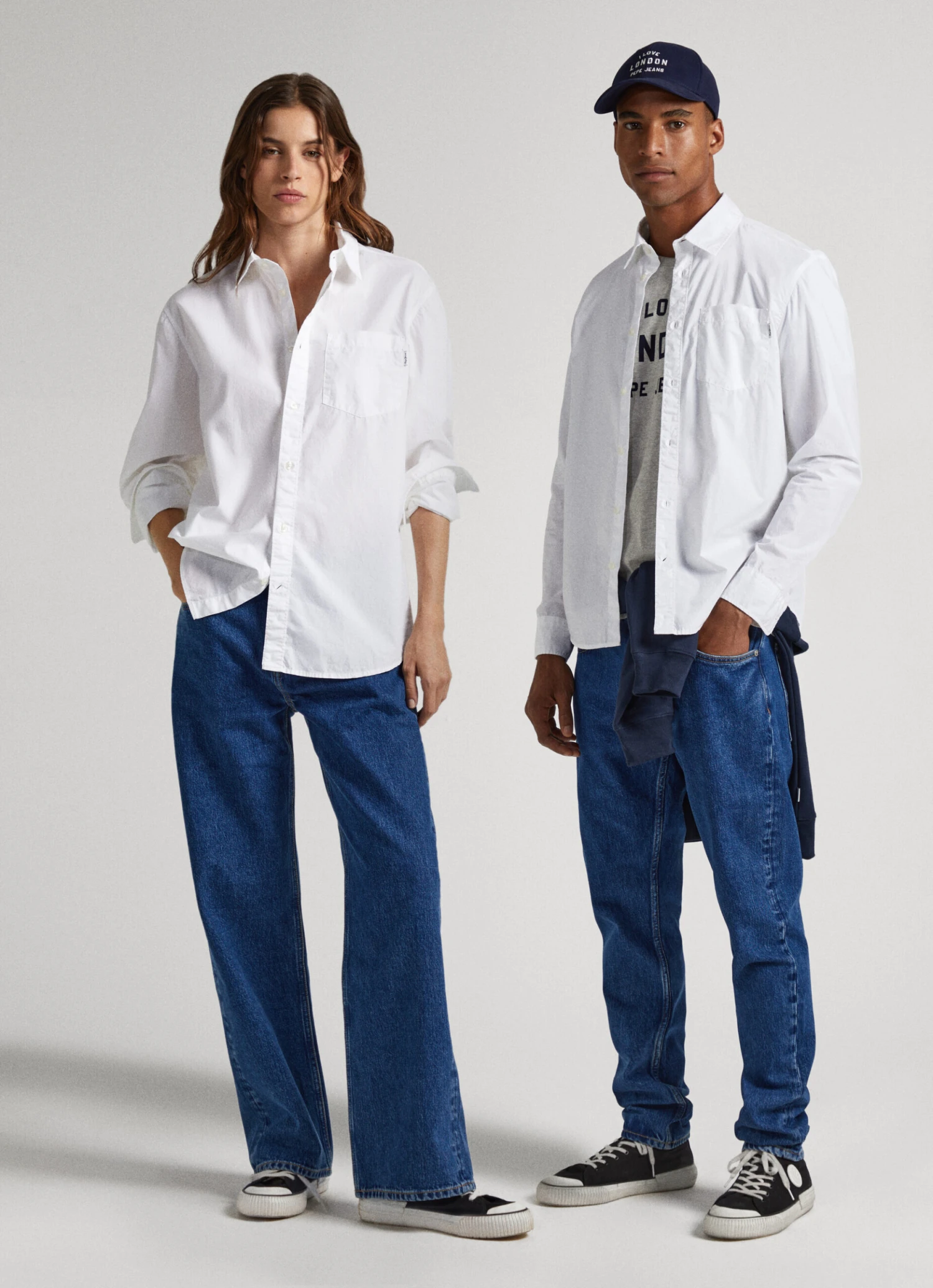 UNISEX SHIRT WITH I LOVE LONDON PRINT ON BACK 3 UNISEX SHIRT WITH I LOVE LONDON PRINT ON BACK